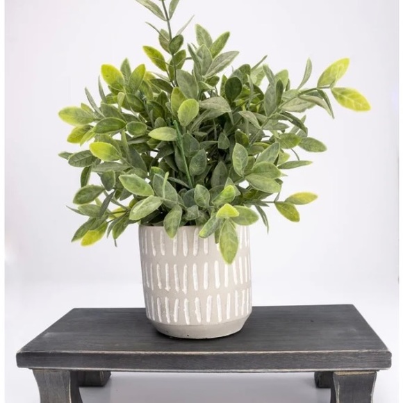 Farmhouse Plant Riser - Picture 2 of 3